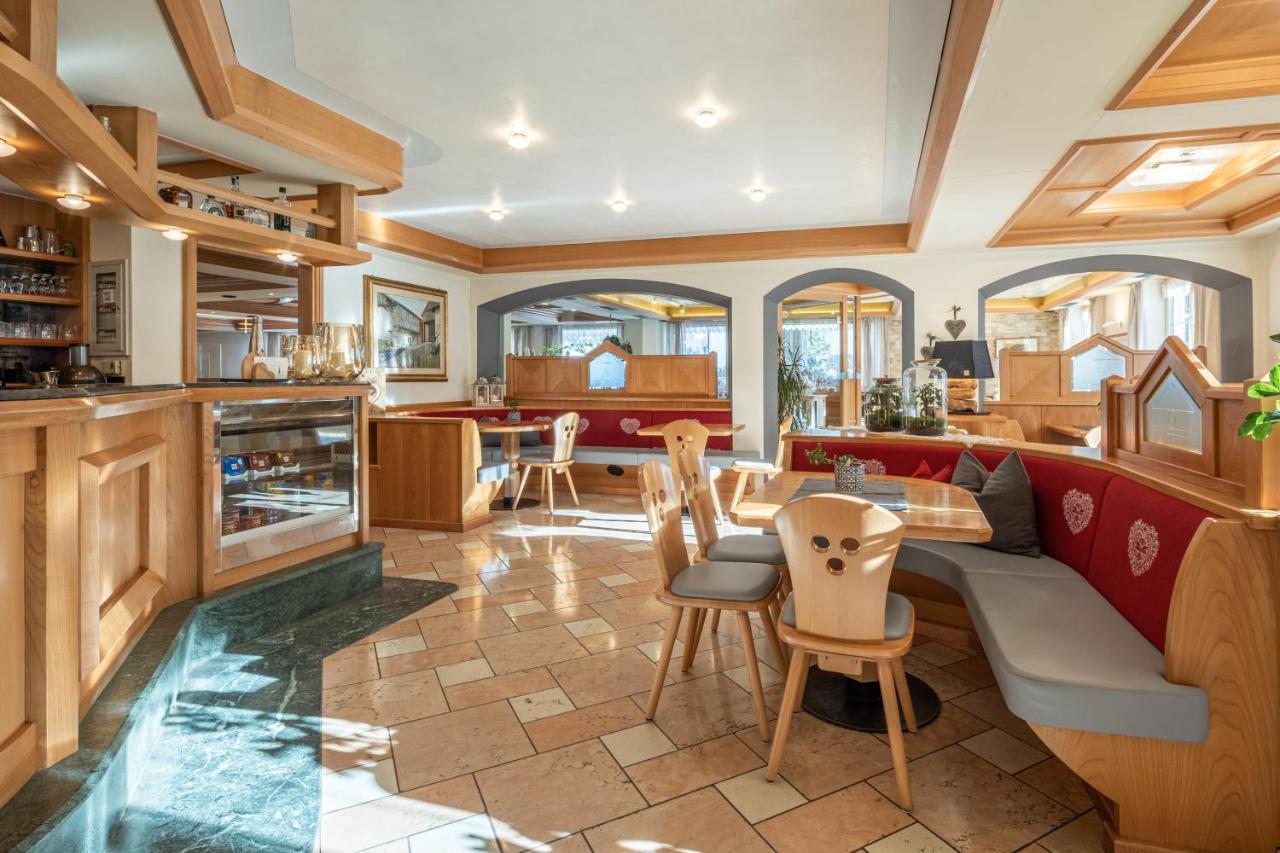 Hotel Nele Ziano di Fiemme Eksteriør bilde