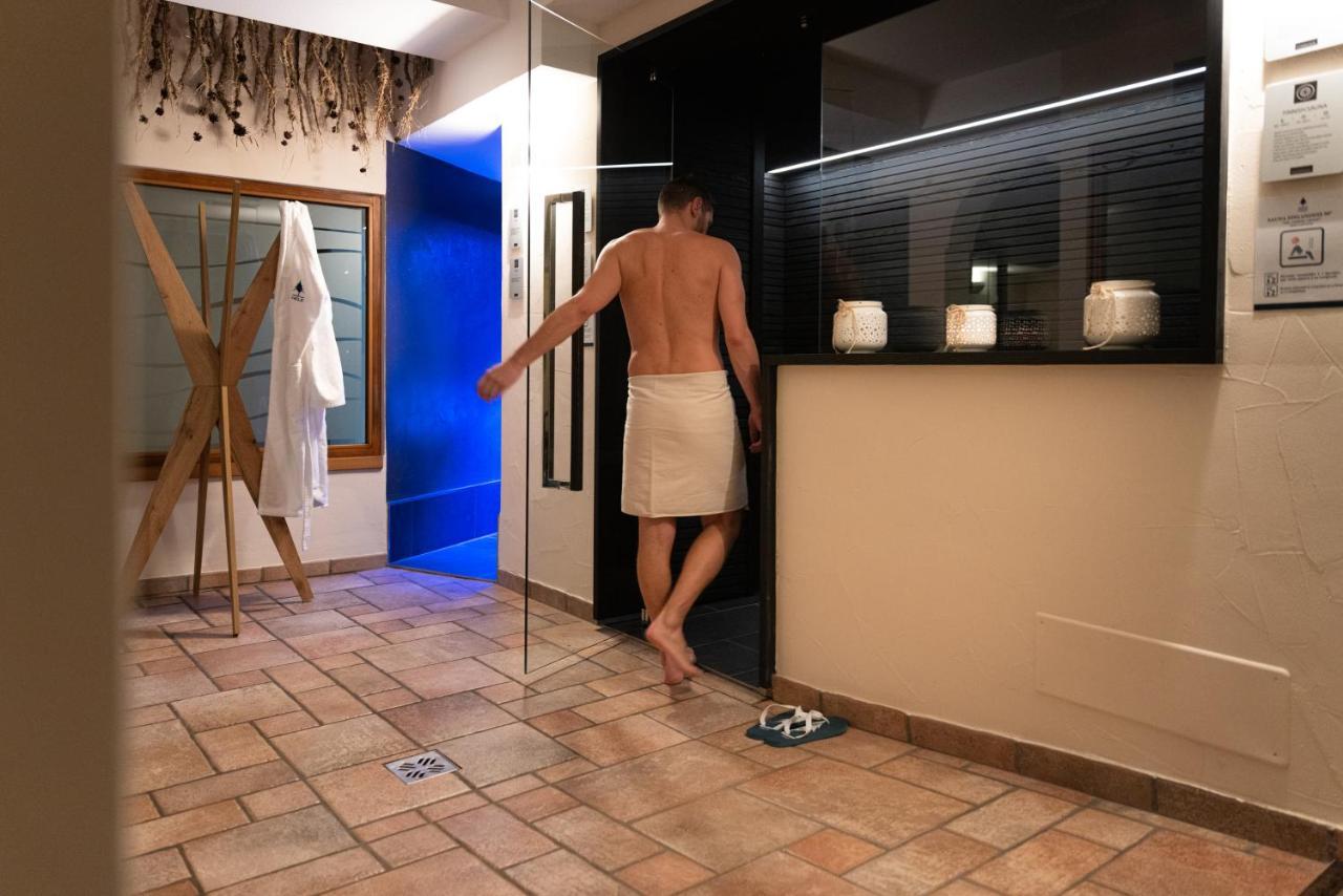 Hotel Nele Ziano di Fiemme Eksteriør bilde