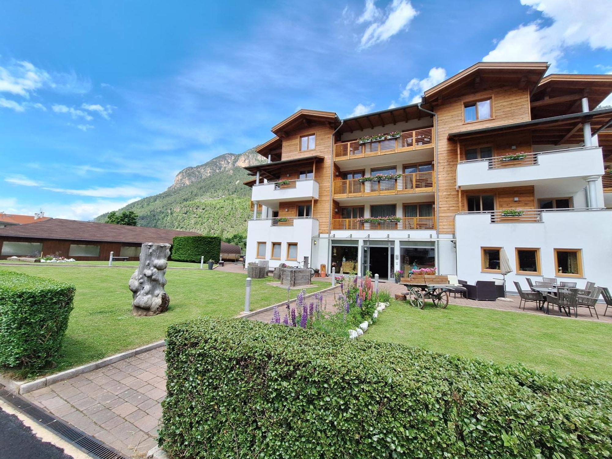 Hotel Nele Ziano di Fiemme Eksteriør bilde